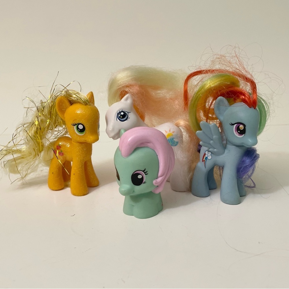 Mixed My Little Pony Figure Lot - G3 Shoreline, G4 Glitter Applejack & More